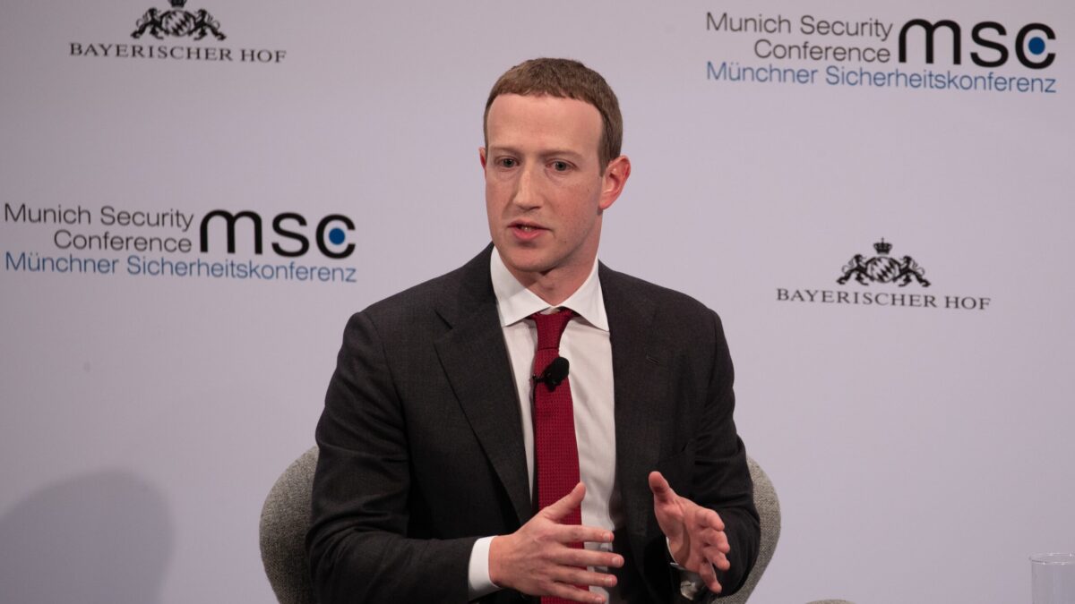 Zuckerberg renuncia a su «combate» con Elon Musk: «Este hombre no va en serio»