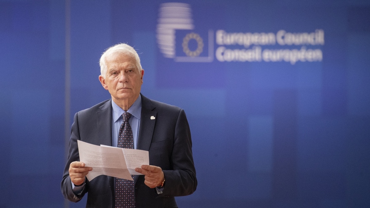 Borrell lamenta que el gobierno dependa de Puigdemont: «España le importa un carajo»