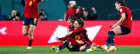 La selección femenina de fútbol hace historia y se mete en la final del Mundial