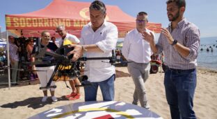 Málaga amplía un pionero sistema de vigilancia con drones en sus playas