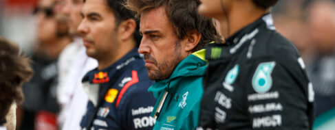 'Hat-trick' de Verstappen en Zandvoort y Alonso queda segundo bajo el chaparrón