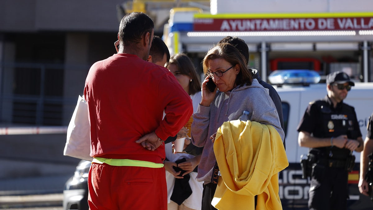 Trece afectados, uno grave, por la explosión en un edificio en Valladolid