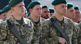 España transfiere a Ucrania parte de sus viejos fusiles Cetme que retiró hace 25 años