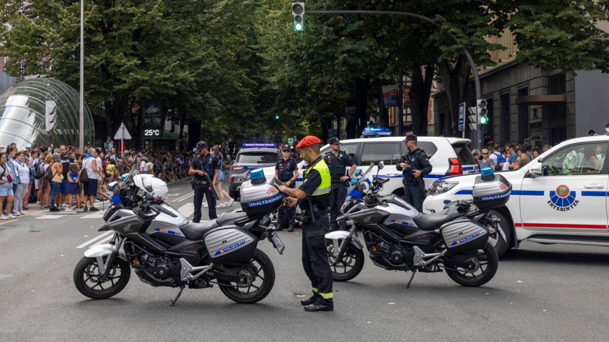 Más de 100 detenidos en las fiestas de Bilbao colapsan los calabozos de la Ertzaintza