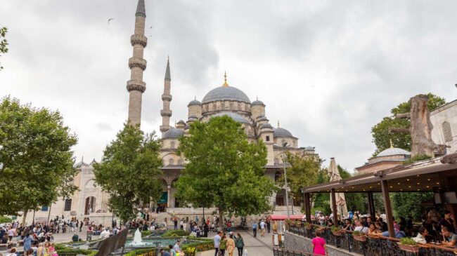 La competencia de Turquía y Marruecos pone en riesgo que el turismo firme un año récord
