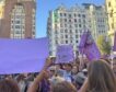 Feministas se manifiestan en Madrid en apoyo a Hermoso: «No es un pico, es una agresión»