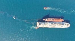 El vertido de fuel desde un barco obliga a Gibraltar a suspender la actividad en su puerto