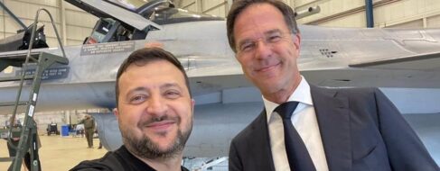 Ucrania recibirá más de 60 aviones F-16 tras el acuerdo con Países Bajos y Dinamarca