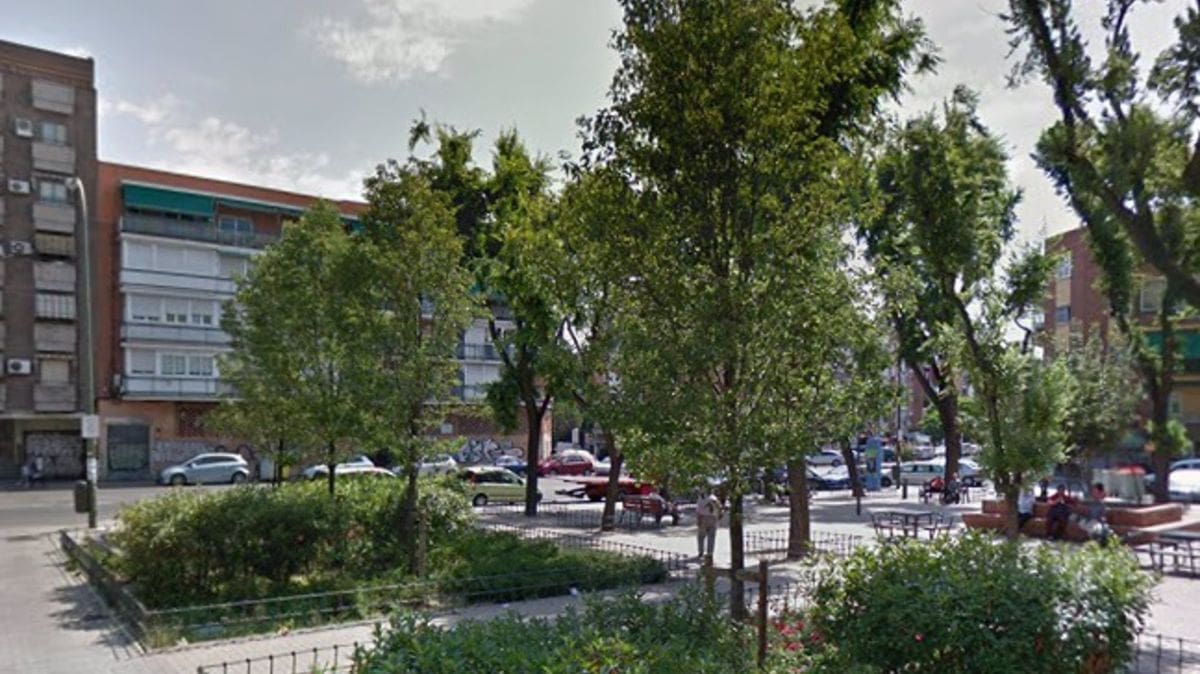Disparan y apuñalan a un joven de 22 años en un parque de Carabanchel (Madrid)