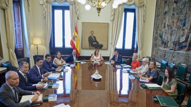 La Mesa del Congreso aprobará este lunes que PSOE y Sumar cedan diputados a ERC y Junts