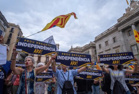 Bruselas tendrá que responder sobre contratos solo en catalán en decenas de municipios