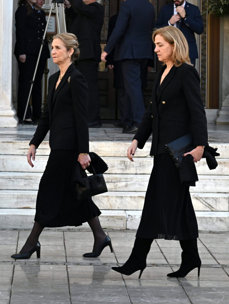 Infanta Cristina e infanta Elena de Borbón
