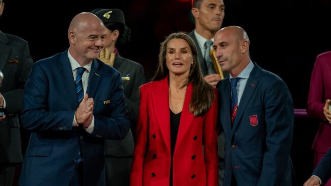La FIFA abre un expediente disciplinario contra Luis Rubiales por el beso a Jenni Hermoso