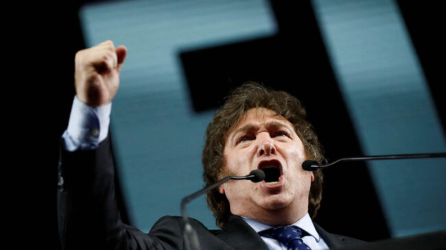 El derechista libertario Javier Milei se impone al peronismo y gana las primarias en Argentina