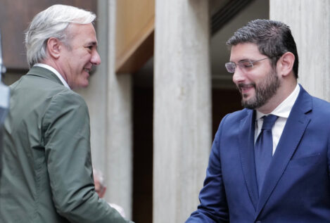 El PP firma un acuerdo con Vox para gobernar en Aragón y le entrega dos consejerías