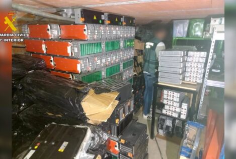 Intervenidas en Oteros (Segovia) 45 toneladas de baterías de litio, el mayor alijo en España