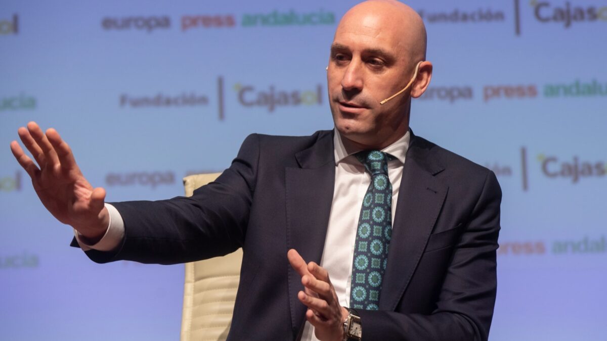 El PSOE insta a que la Federación Aragonesa de Fútbol solicite la dimisión de Rubiales