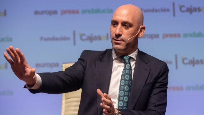 El PSOE insta a que la Federación Aragonesa de Fútbol solicite la dimisión de Rubiales