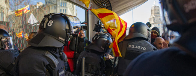 Las espías que seducen a enemigos del Estado no pecan