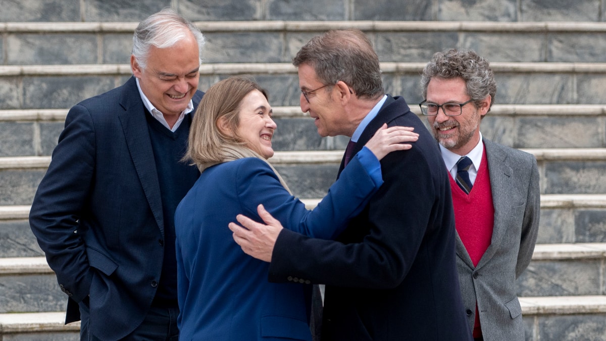 Malestar en el PP porque la ‘número dos’ de Feijóo sea concejal en Madrid y diputada