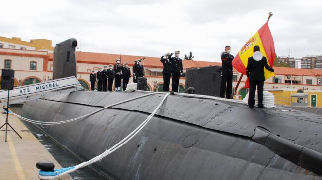 Defensa vende por 150.000 euros el submarino 'Mistral' para desguace y chatarra