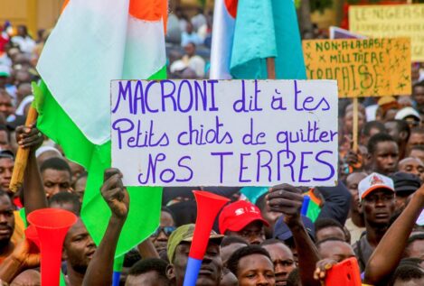 La junta golpista de Níger ordena la expulsión del embajador francés en Niamey