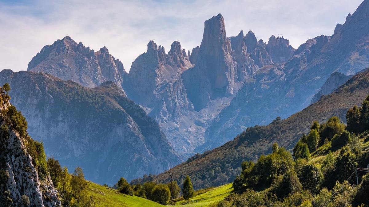 Rescatan a un joven inglés a 2.400 metros de altura en los Picos de Europa