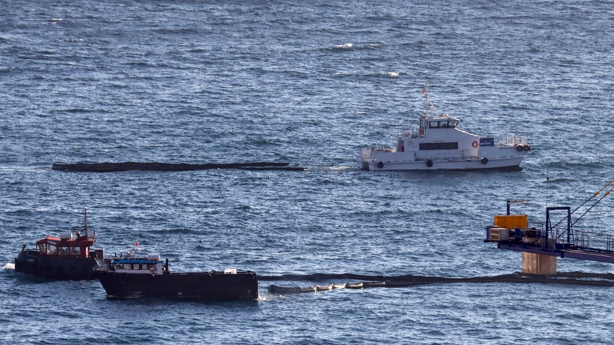 La Policía de Gibraltar detiene al capitán del barco causante del vertido de petróleo