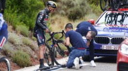 Boicot independentista en la Vuelta: pinchazos provocados por clavos tirados a la carretera
