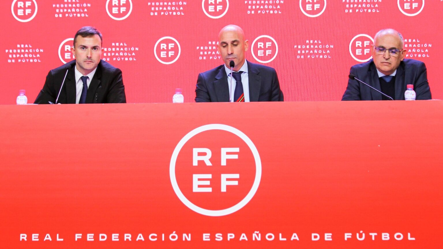 Rubiales convoca una asamblea de la RFEF ante las presiones para que dimita