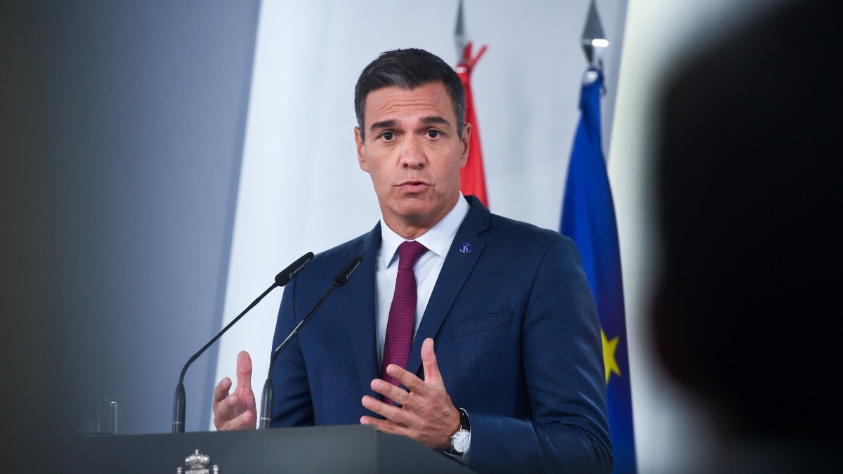 Sánchez aplaza su comparecencia en el Parlamento Europeo por la investidura de Feijóo