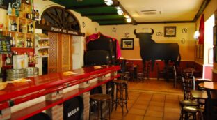 En los tabancos de Jerez, tabernas con historia y mucho arte