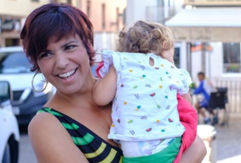 Teresa Rodríguez agita el debate sobre la lactancia tras destetar a su hija de cuatro años