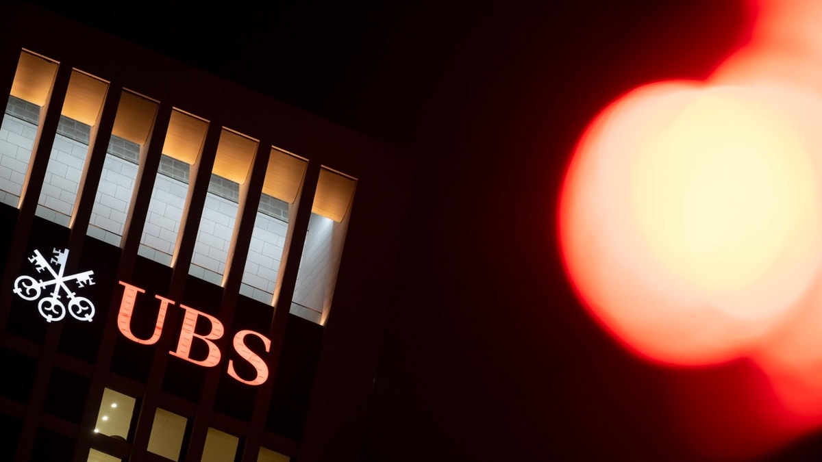 UBS logró un beneficio trimestral récord de más de 26.000 millones tras absorber Credit Suisse