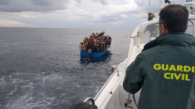 Guardias civiles exigen refuerzos ante la oleada de pateras en las costas del Mediterráneo