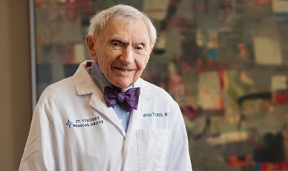 Las cinco reglas de oro del médico más longevo del mundo para vivir más y mejor
