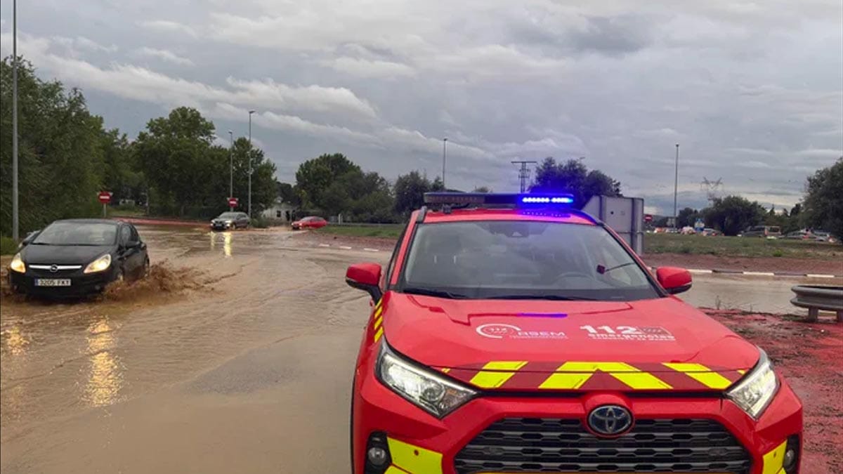 La tormenta en Madrid causa inundaciones y rescates de personas en vehículos
