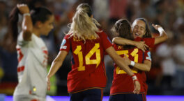 La 'nueva' Selección femenina golea a Suiza y logra récord de asistencia