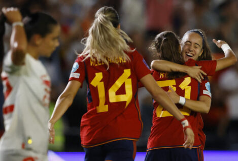 La 'nueva' Selección femenina golea a Suiza y logra récord de asistencia