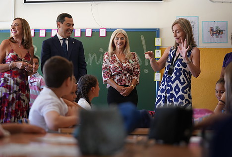Andalucía inicia el curso con 21.000 alumnos menos y 1.000 profesores más