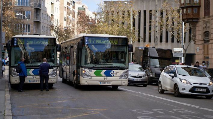 La DGT multa a conductores de la EMT por no llevar el cinturón pese a estar exentos
