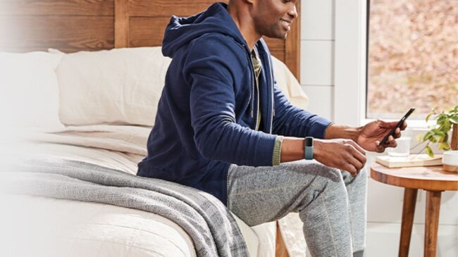 Mejora tu rendimiento deportivo con esta pulsera Fitbit ¡que está rebajada un 35% en Amazon!