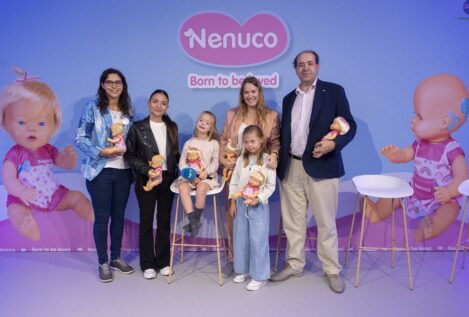 Famosa presenta sus nuevos Nenuco con síndrome de Down e implante coclear