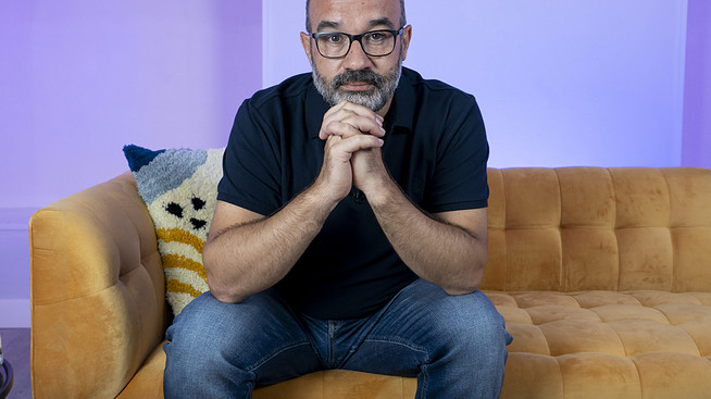 Alberto Olmos y la dificultad de ser un tipo normal