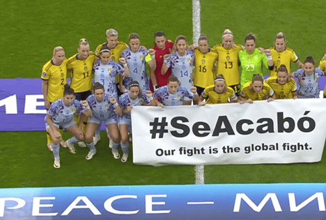 Las jugadoras de España y Suecia protestan juntas en el primer partido tras el 'caso Rubiales'