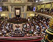 Exministros y exdiputados firman un texto contra las lenguas cooficiales en el Congreso