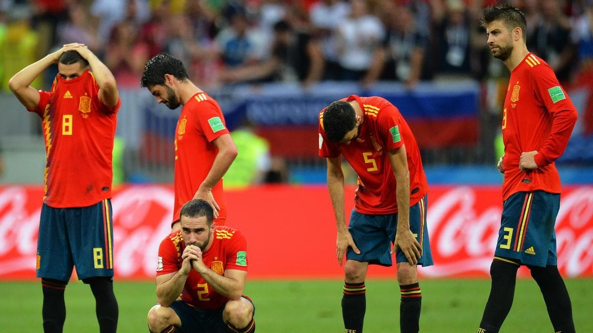 Un intérprete desvela juergas de alcohol e infidelidades en la Selección española de fútbol