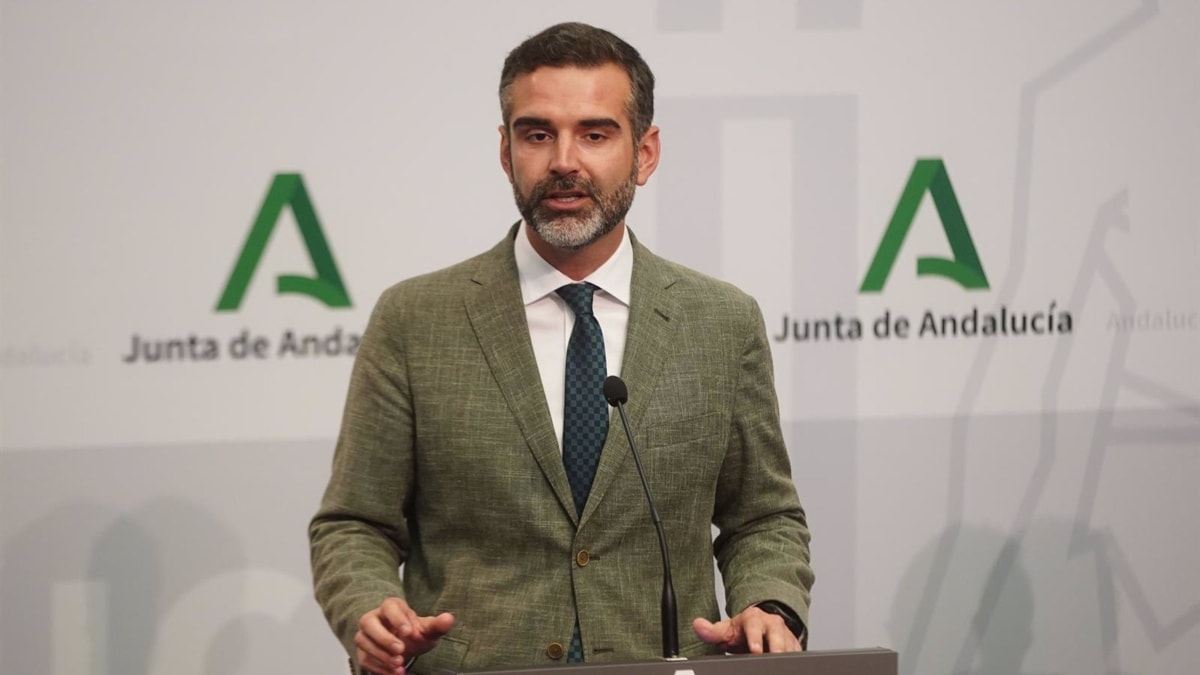 La Junta Electoral eleva a 2.600 euros la multa al portavoz de la Junta de Andalucía