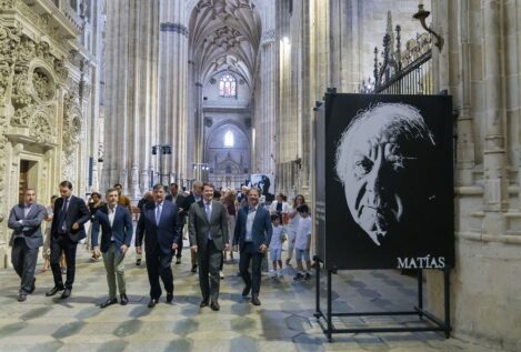 «Apóstol» el diálogo entre lo divino y lo cotidiano del pintor Ángel Luis Iglesias