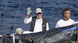 El rey Juan Carlos a bordo del 'Bribón' en Sangenjo